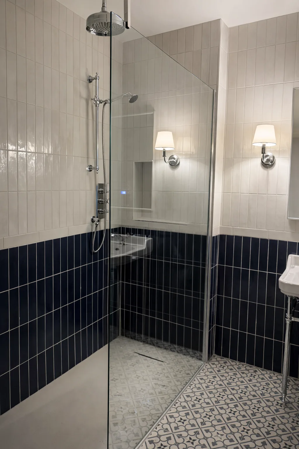 Renovated ensuite bathroom at Donegal Manor